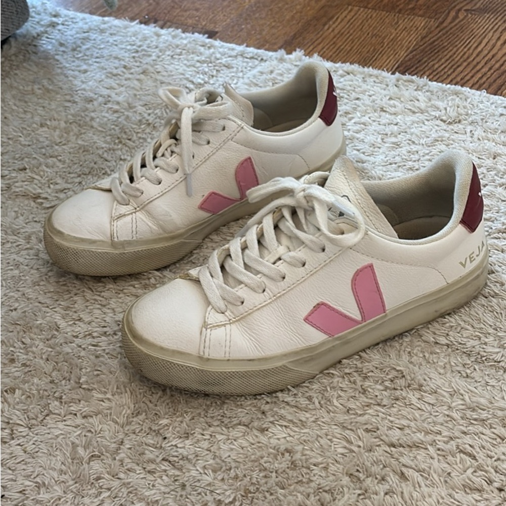 Veja Women's Cream and Pink Sneakers